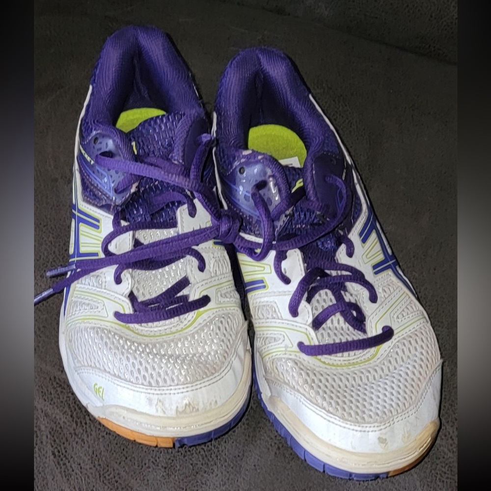 Volleyball shoes
